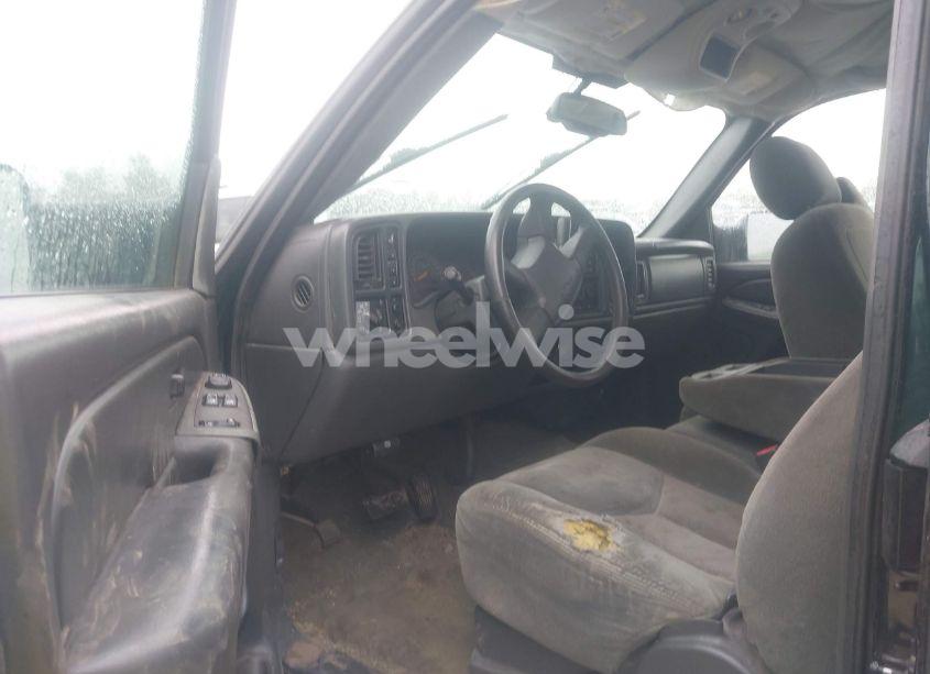 Photo 5 of 2004 Chevrolet Silverado 2500HD LS (VIN 1GCHK29U04E108433)