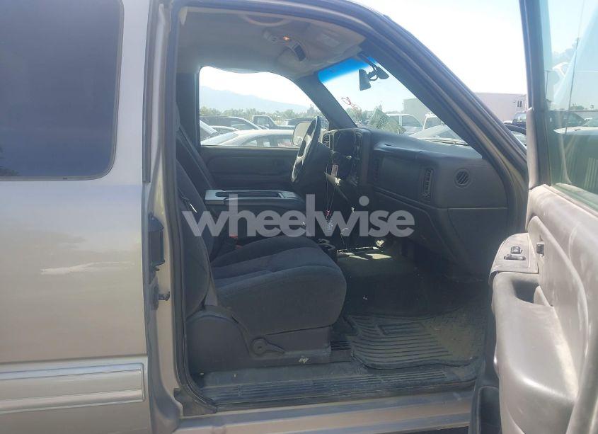 Photo 5 of 2004 Chevrolet Silverado 2500HD LS (VIN 1GCHK29U04E120100)