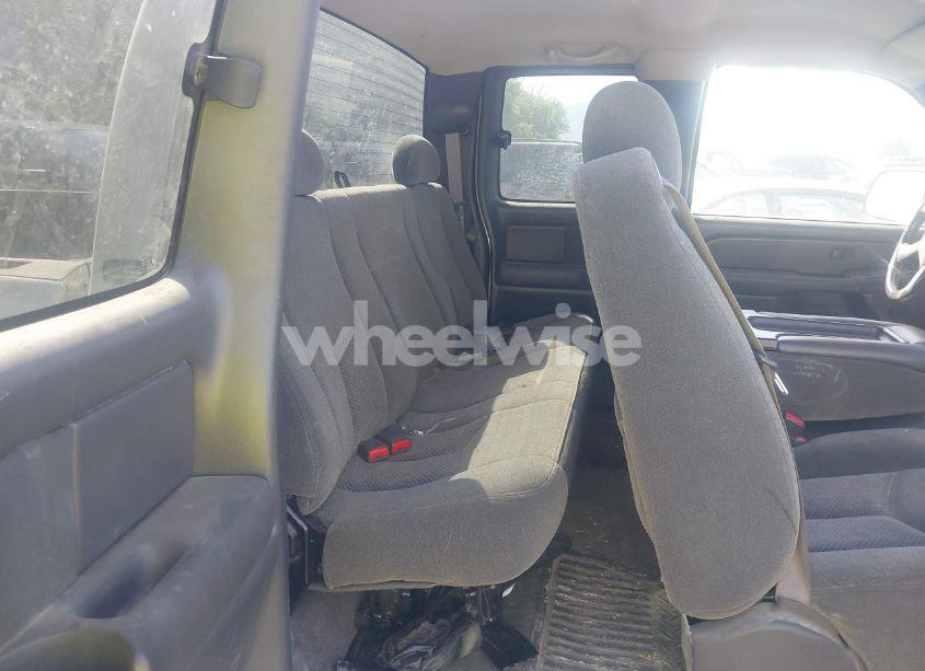 Photo 8 of 2004 Chevrolet Silverado 2500HD LS (VIN 1GCHK29U04E120100)