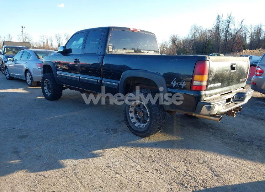 Photo 3 of 2002 Chevrolet Silverado 2500HD LT (VIN 1GCHK29U12E295582)