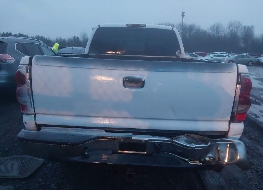 Photo 17 of 2005 Chevrolet Silverado 2500HD LS (VIN 1GCHK29U15E167430)