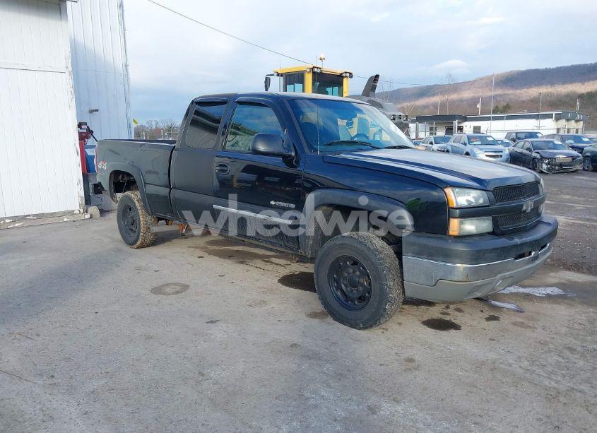 2003 Chevrolet Silverado 2500HD LS (VIN 1GCHK29U23E150441) main photo
