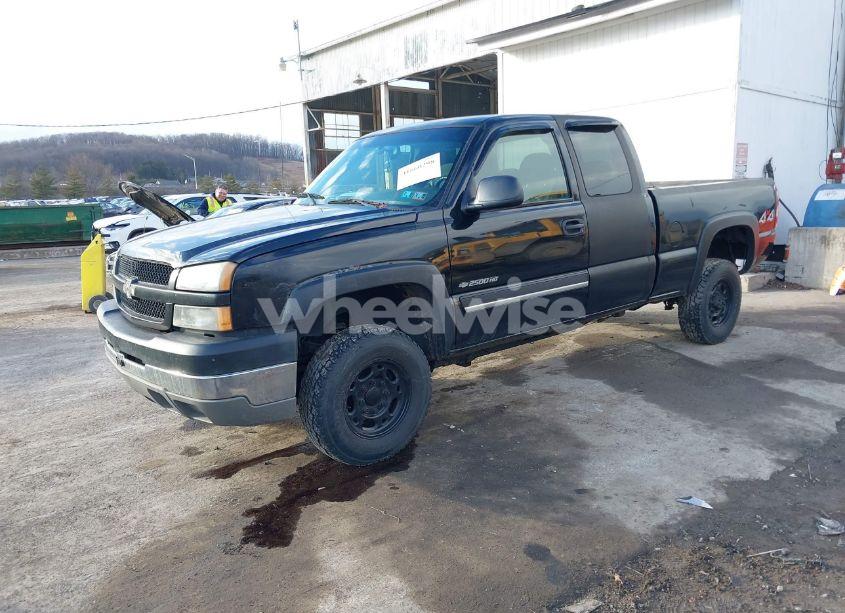 Photo 2 of 2003 Chevrolet Silverado 2500HD LS (VIN 1GCHK29U23E150441)