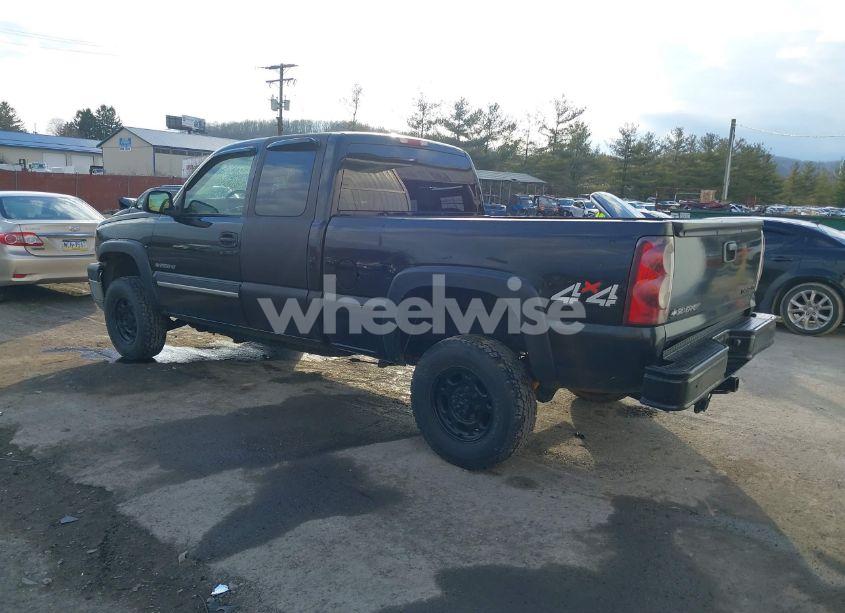 Photo 3 of 2003 Chevrolet Silverado 2500HD LS (VIN 1GCHK29U23E150441)