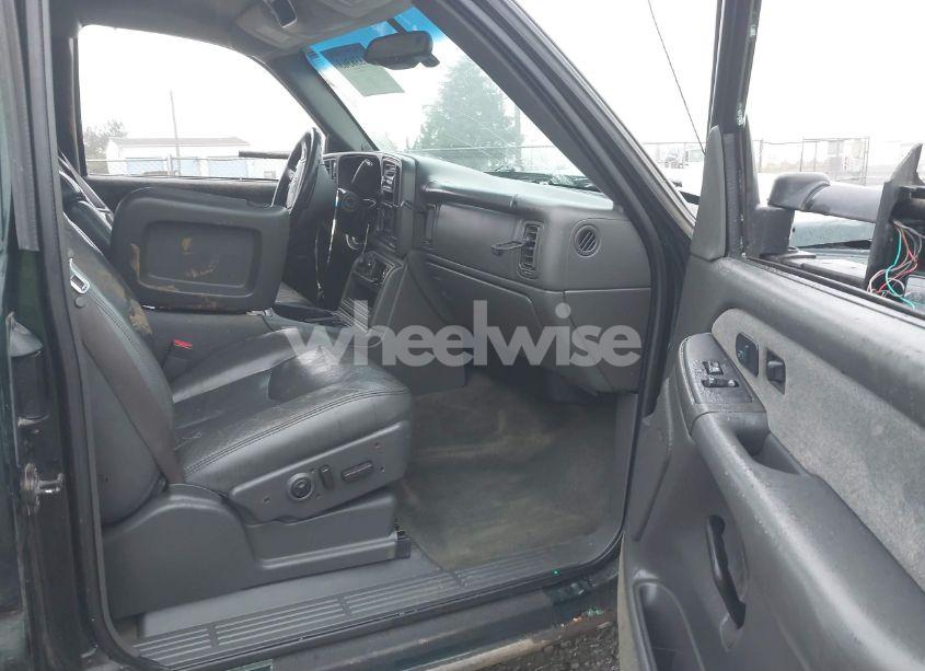 Photo 5 of 2003 Chevrolet Silverado 2500HD LT (VIN 1GCHK29U23E244349)