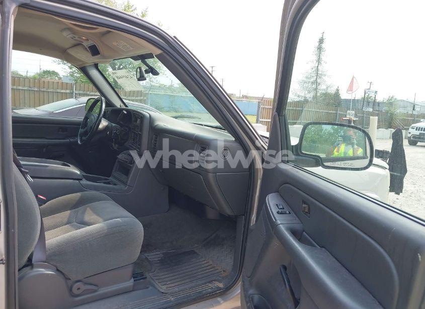 Photo 5 of 2004 Chevrolet Silverado 2500HD LS (VIN 1GCHK29U24E178578)