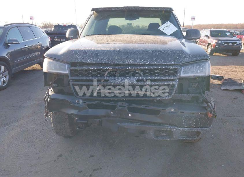 Photo 13 of 2005 Chevrolet Silverado 2500HD LS (VIN 1GCHK29U25E196421)