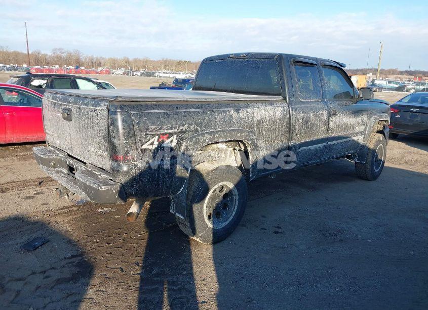 Photo 4 of 2005 Chevrolet Silverado 2500HD LS (VIN 1GCHK29U25E196421)