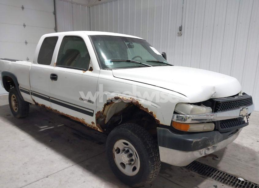 2002 Chevrolet Silverado 2500HD LS (VIN 1GCHK29U32Z271616) main photo