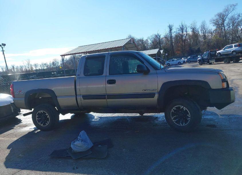 Photo 13 of 2003 Chevrolet Silverado 2500HD LS (VIN 1GCHK29U33E332584)
