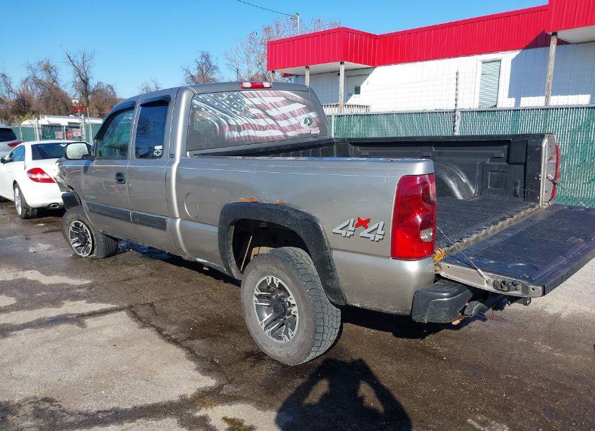 Photo 3 of 2003 Chevrolet Silverado 2500HD LS (VIN 1GCHK29U33E332584)