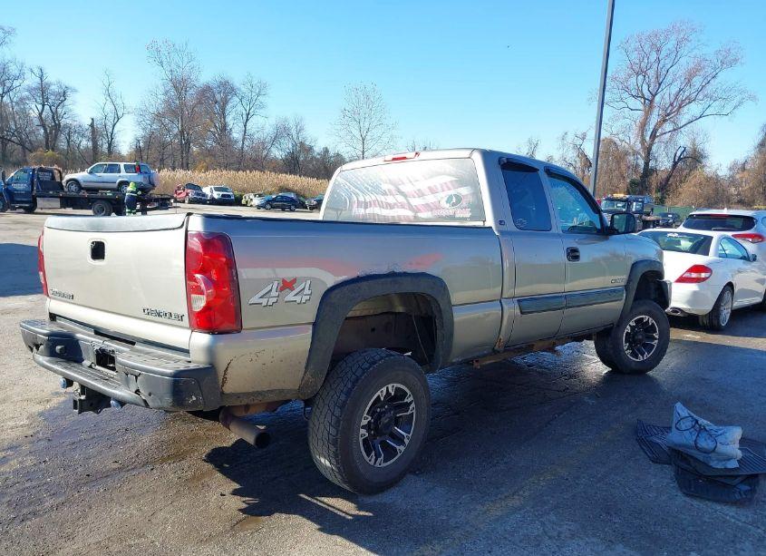 Photo 4 of 2003 Chevrolet Silverado 2500HD LS (VIN 1GCHK29U33E332584)
