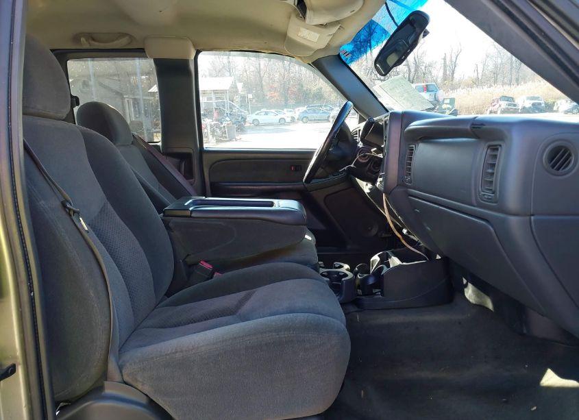 Photo 5 of 2003 Chevrolet Silverado 2500HD LS (VIN 1GCHK29U33E332584)