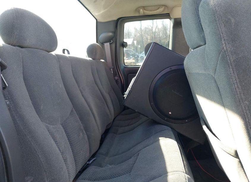 Photo 8 of 2003 Chevrolet Silverado 2500HD LS (VIN 1GCHK29U33E332584)