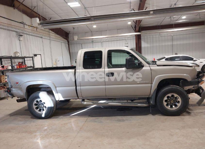 Photo 13 of 2004 Chevrolet Silverado 2500HD LT (VIN 1GCHK29U34E288300)