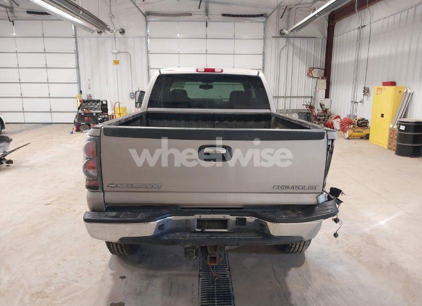 Photo 16 of 2004 Chevrolet Silverado 2500HD LT (VIN 1GCHK29U34E288300)