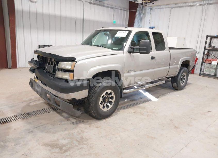Photo 2 of 2004 Chevrolet Silverado 2500HD LT (VIN 1GCHK29U34E288300)