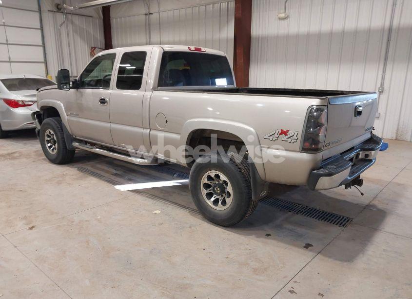 Photo 3 of 2004 Chevrolet Silverado 2500HD LT (VIN 1GCHK29U34E288300)