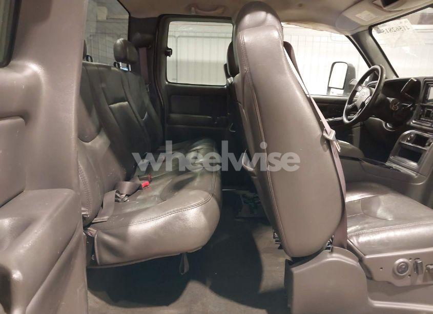 Photo 8 of 2004 Chevrolet Silverado 2500HD LT (VIN 1GCHK29U34E288300)