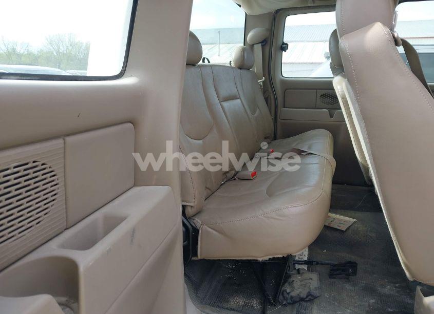 Photo 8 of 2005 Chevrolet Silverado 2500HD WORK TRUCK (VIN 1GCHK29U35E193320)