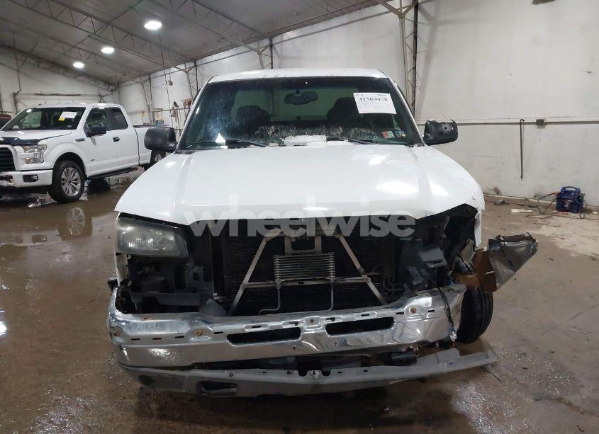 Photo 12 of 2004 Chevrolet Silverado 2500HD LS (VIN 1GCHK29U44E106345)