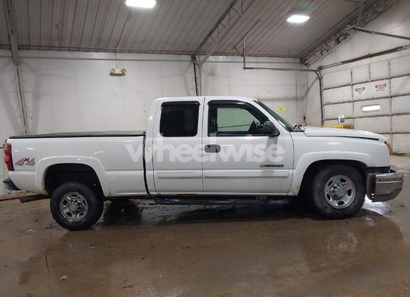 Photo 13 of 2004 Chevrolet Silverado 2500HD LS (VIN 1GCHK29U44E106345)