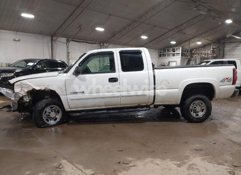 Photo 14 of 2004 Chevrolet Silverado 2500HD LS (VIN 1GCHK29U44E106345)
