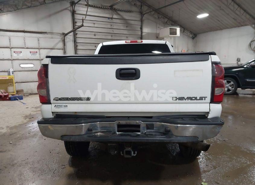 Photo 16 of 2004 Chevrolet Silverado 2500HD LS (VIN 1GCHK29U44E106345)