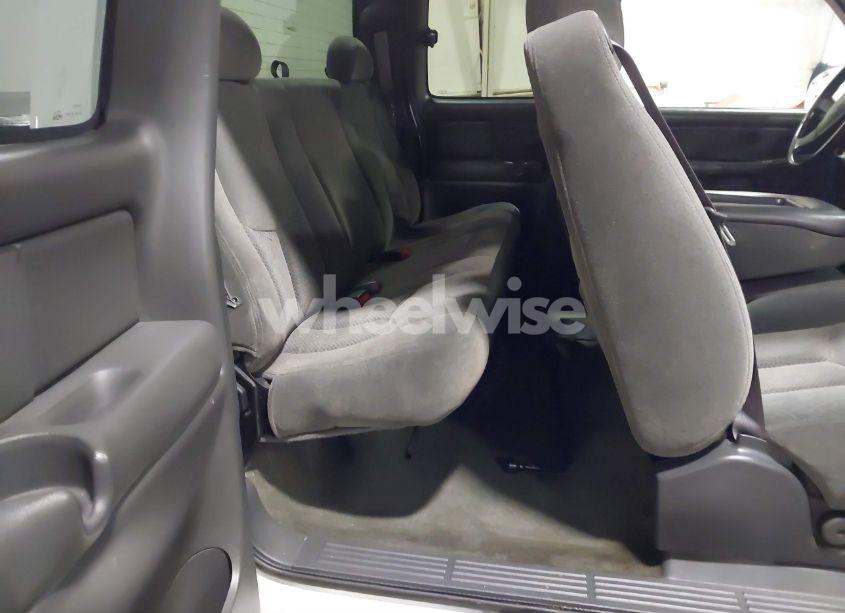 Photo 8 of 2004 Chevrolet Silverado 2500HD LS (VIN 1GCHK29U44E106345)