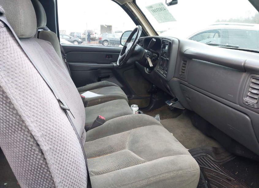 Photo 5 of 2004 Chevrolet Silverado 2500HD LS (VIN 1GCHK29U44E146585)