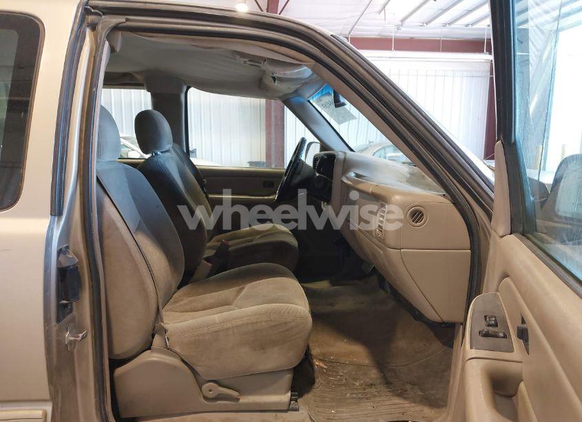 Photo 5 of 2005 Chevrolet Silverado 2500HD LS (VIN 1GCHK29U55E249709)