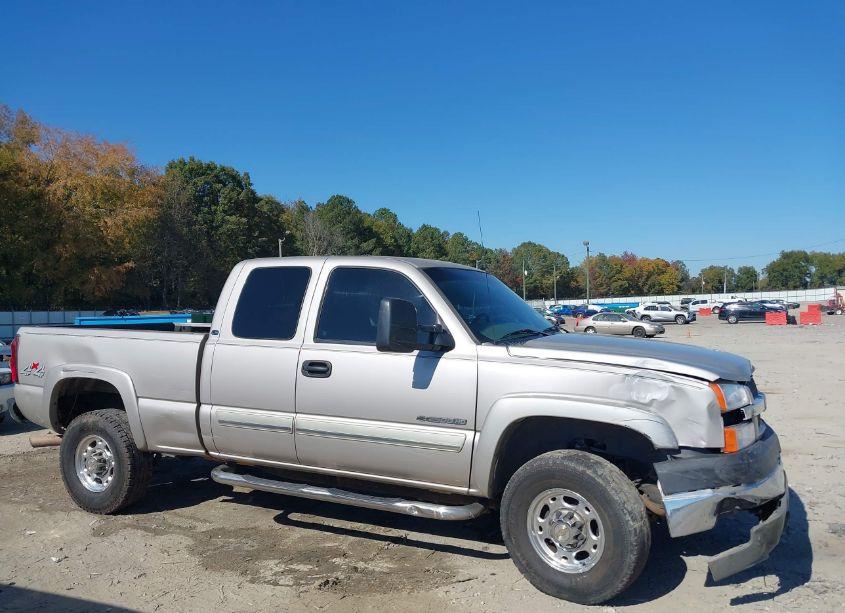 Photo 13 of 2004 Chevrolet Silverado 2500HD LS (VIN 1GCHK29U64E354452)