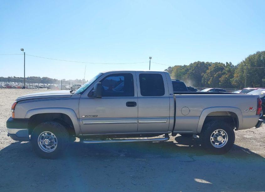 Photo 14 of 2004 Chevrolet Silverado 2500HD LS (VIN 1GCHK29U64E354452)