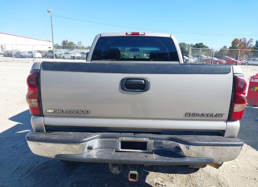 Photo 16 of 2004 Chevrolet Silverado 2500HD LS (VIN 1GCHK29U64E354452)