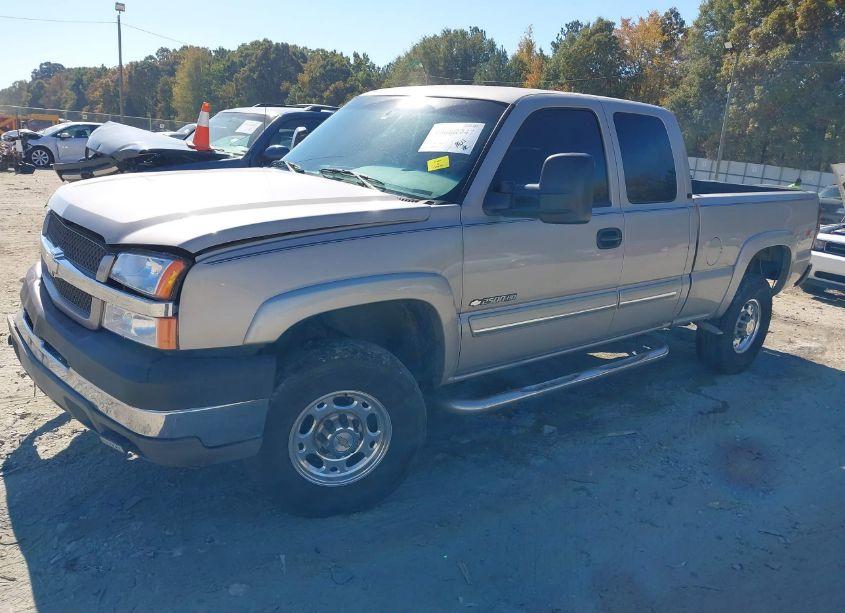 Photo 2 of 2004 Chevrolet Silverado 2500HD LS (VIN 1GCHK29U64E354452)