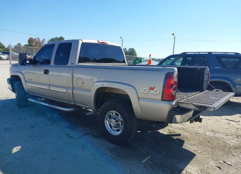 Photo 3 of 2004 Chevrolet Silverado 2500HD LS (VIN 1GCHK29U64E354452)