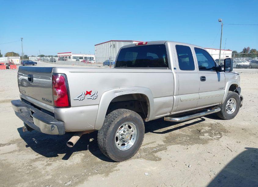 Photo 4 of 2004 Chevrolet Silverado 2500HD LS (VIN 1GCHK29U64E354452)