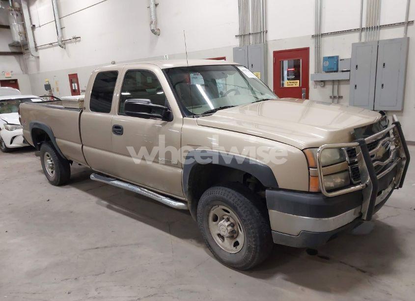 2005 Chevrolet Silverado 2500HD WORK TRUCK (VIN 1GCHK29U65E264736) main photo
