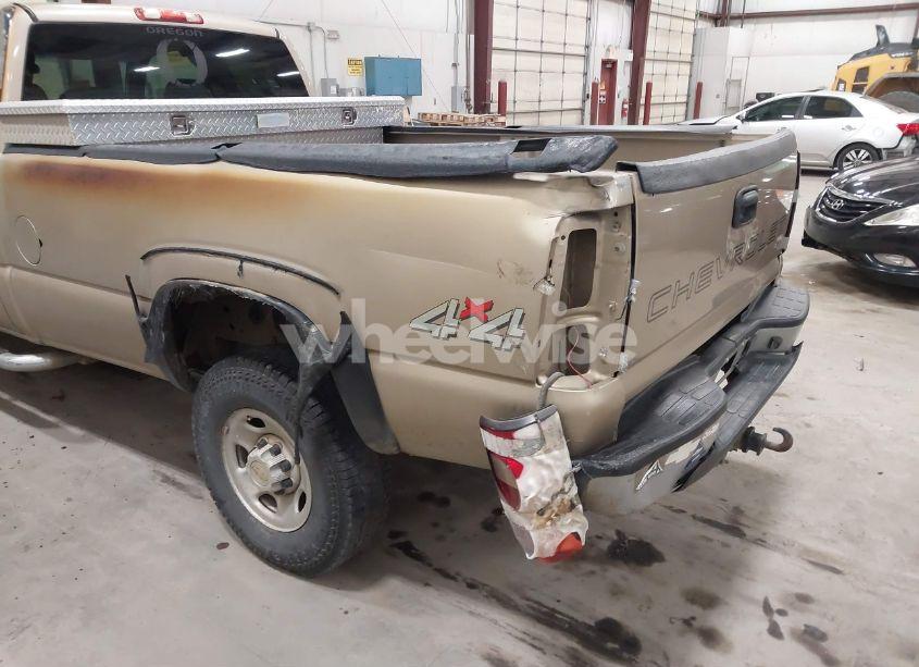 Photo 11 of 2005 Chevrolet Silverado 2500HD WORK TRUCK (VIN 1GCHK29U65E264736)