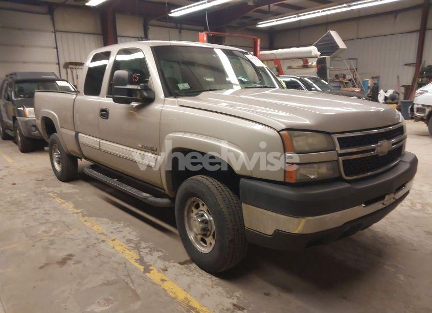 2006 Chevrolet Silverado 2500HD LT1 (VIN 1GCHK29U66E106074) main photo