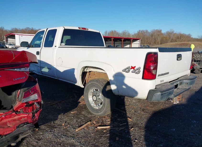 Photo 3 of 2007 Chevrolet Silverado 2500HD CLASSIC LT1 (VIN 1GCHK29U67E187949)
