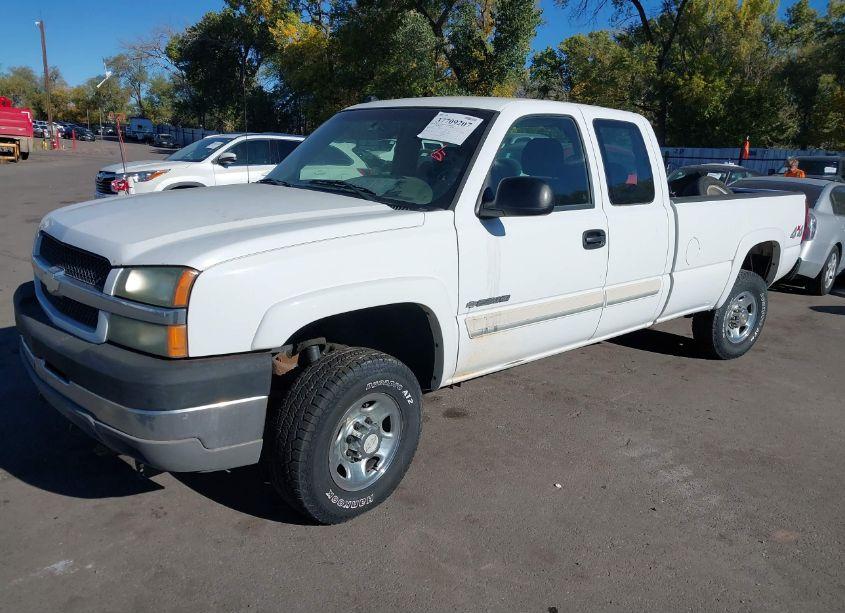 Photo 2 of 2004 Chevrolet Silverado 2500HD LS (VIN 1GCHK29U84E124086)