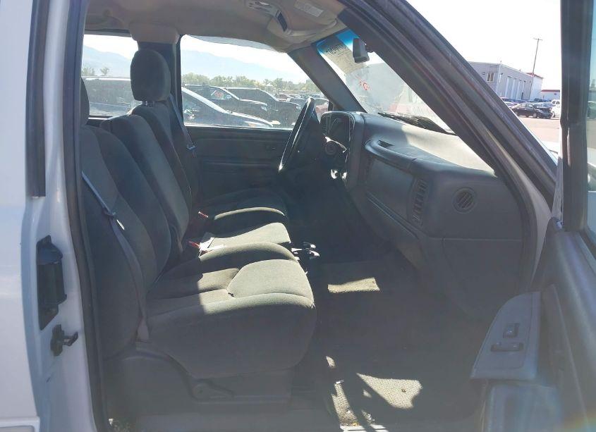 Photo 5 of 2004 Chevrolet Silverado 2500HD LS (VIN 1GCHK29U84E124086)