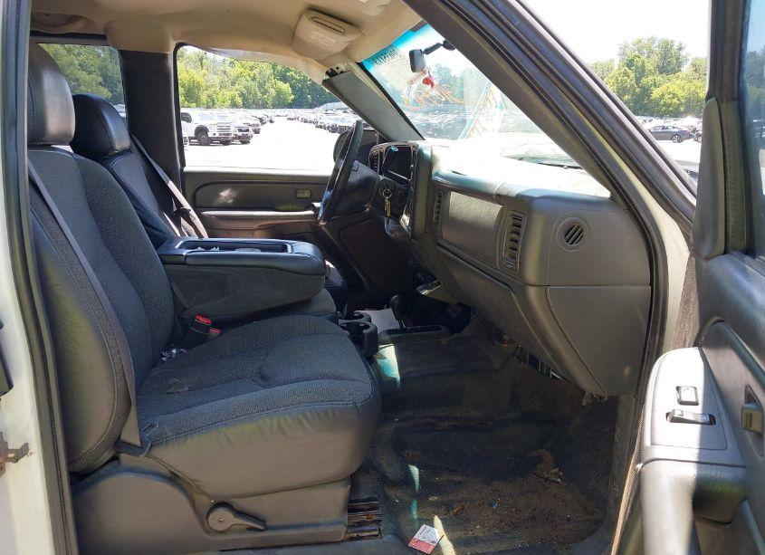 Photo 5 of 2006 Chevrolet Silverado 2500HD WORK TRUCK (VIN 1GCHK29U86E264643)