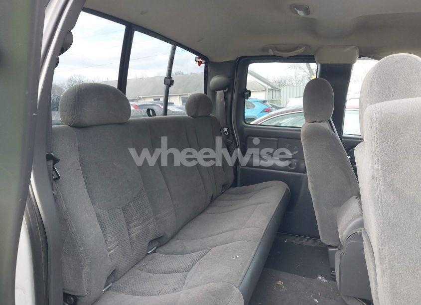 Photo 8 of 2005 Chevrolet Silverado 2500HD LS (VIN 1GCHK29U95E138323)