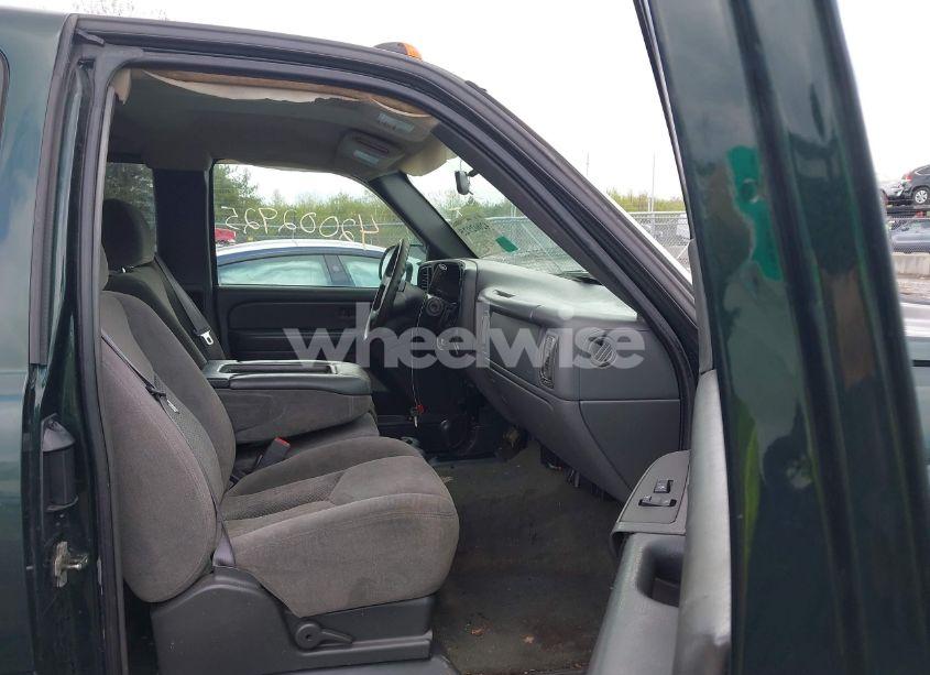 Photo 5 of 2007 Chevrolet Silverado 2500HD CLASSIC LS (VIN 1GCHK29U97E153469)