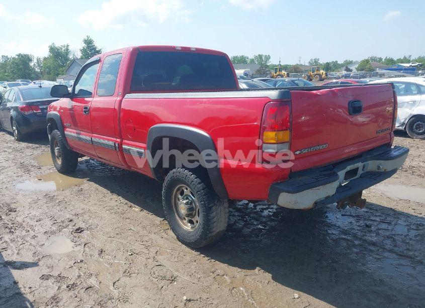Photo 3 of 2001 Chevrolet Silverado 2500HD LS (VIN 1GCHK29UX1E261395)