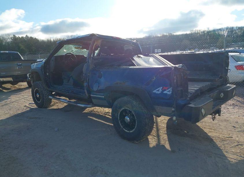 Photo 3 of 2002 Chevrolet Silverado 2500HD LS (VIN 1GCHK29UX2E101938)