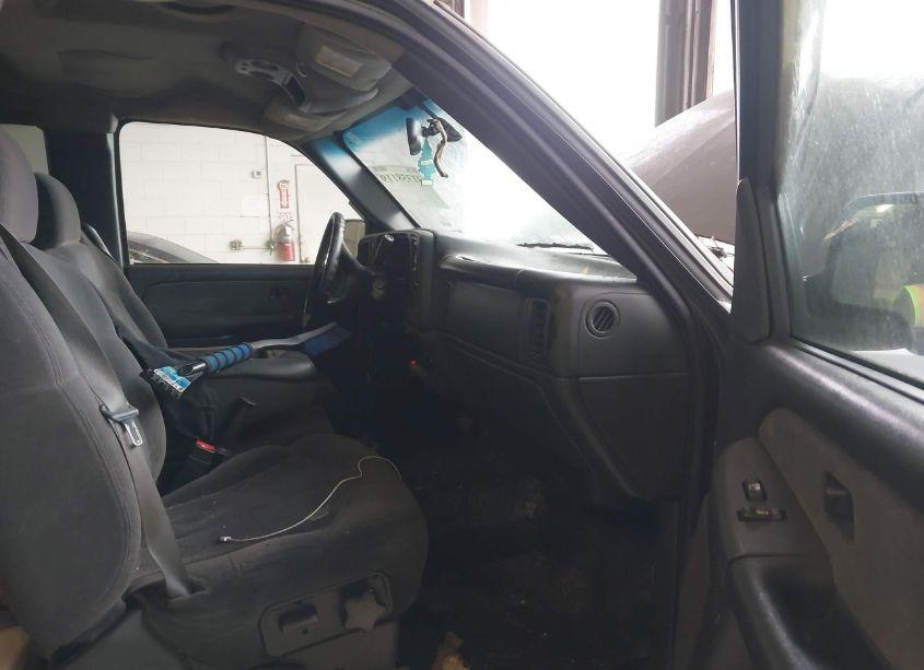 Photo 5 of 2002 Chevrolet Silverado 2500HD LS (VIN 1GCHK29UX2E221979)