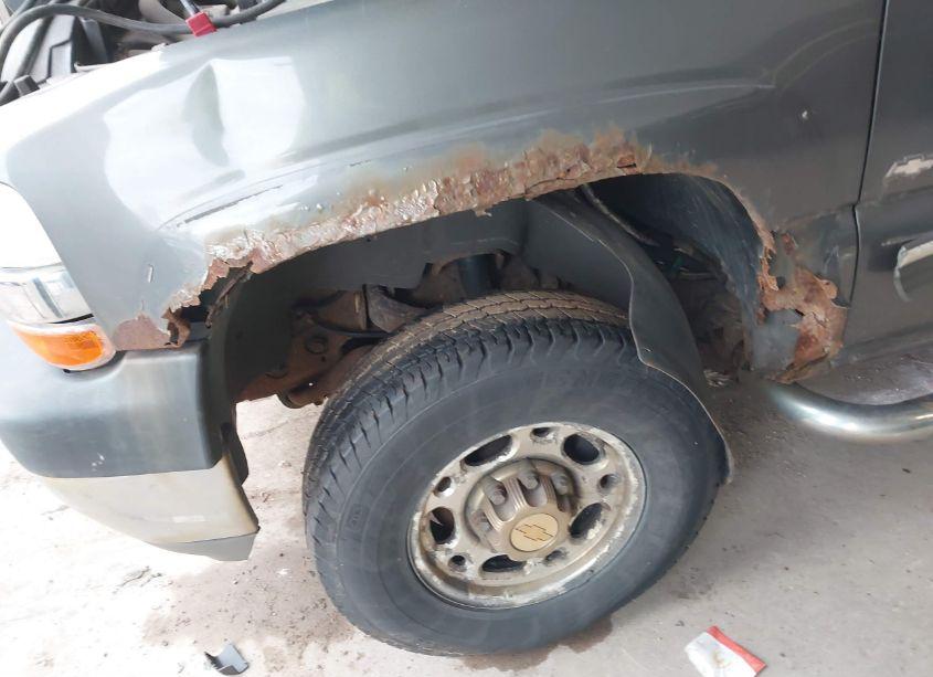 Photo 6 of 2002 Chevrolet Silverado 2500HD LS (VIN 1GCHK29UX2E221979)